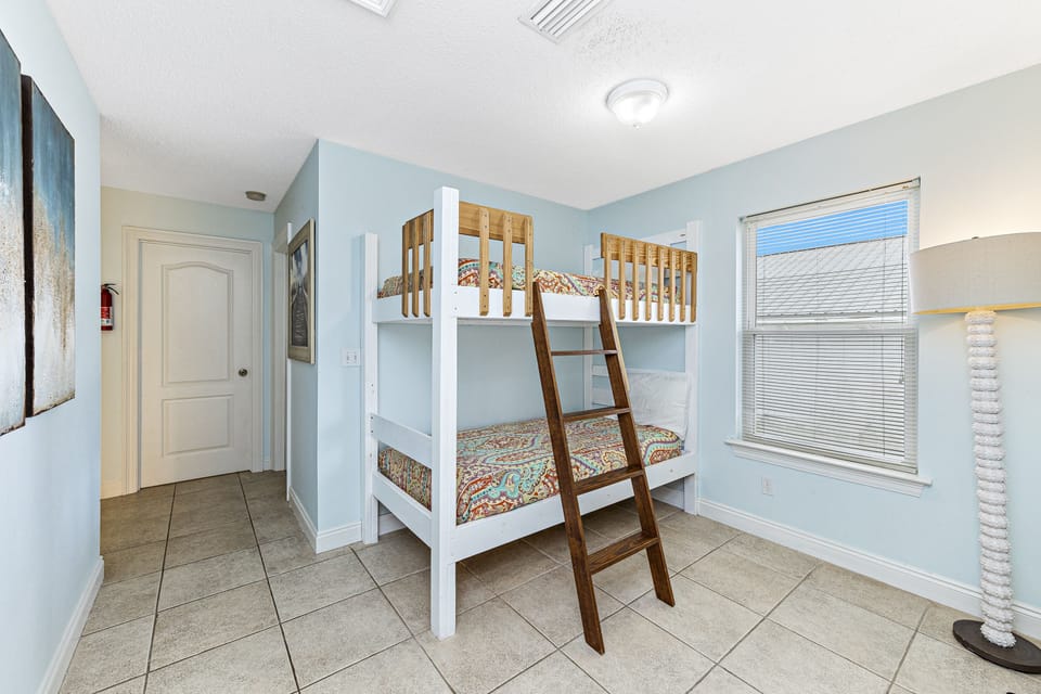 Signature House, 3 Bedrooms, Balcony | 3 bedrooms, individually decorated, individually furnished
