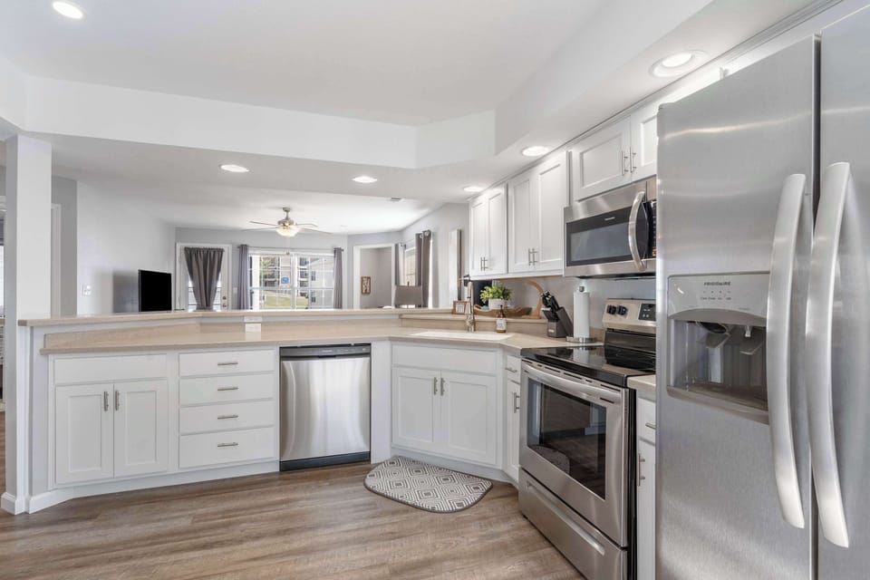 Condo, Multiple Beds, Balcony, Garden View (Brookside Retreat) | Private kitchen | Coffee/tea maker