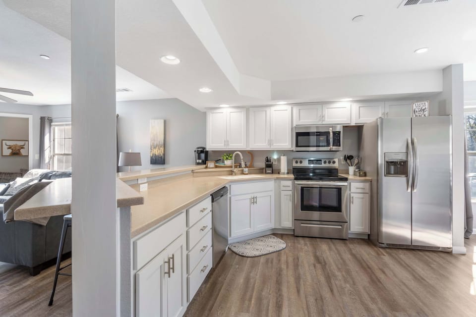 Condo, Multiple Beds, Balcony, Garden View (Brookside Retreat) | Private kitchen | Coffee/tea maker