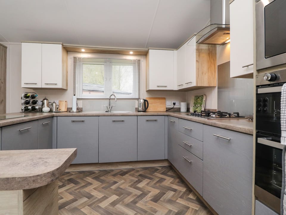Fridge, dishwasher, electric kettle, toaster
