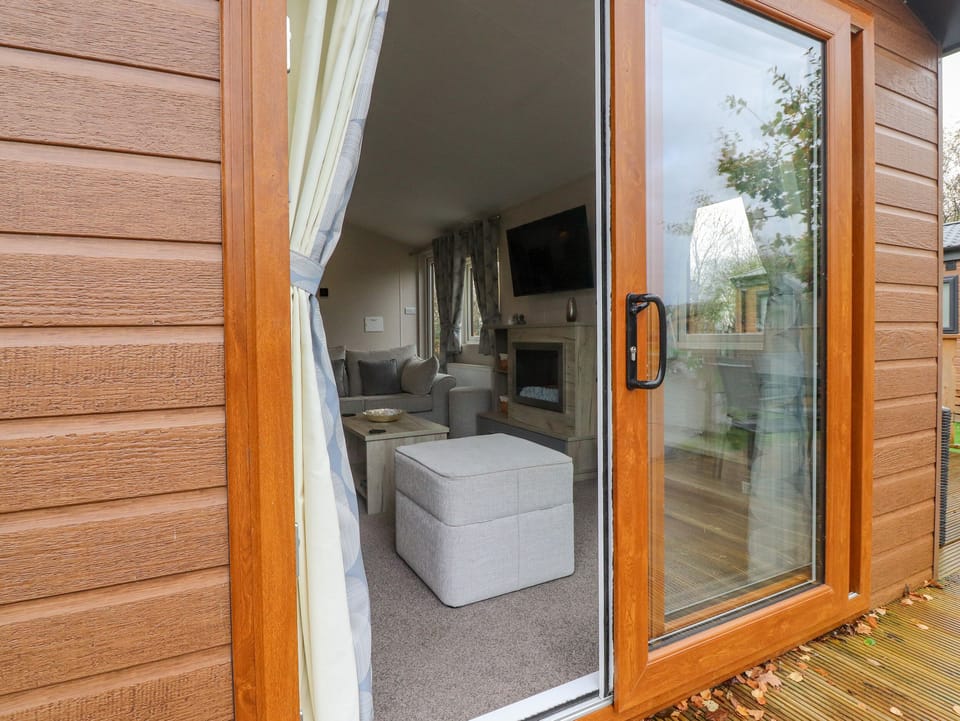 3 bedrooms, individually decorated, individually furnished, free WiFi