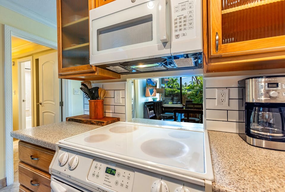 Pass through window from the kitchen to dining area