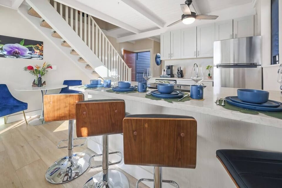Our dining area seats up to 6 guests!