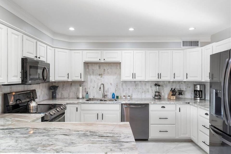 The kitchen has all the tools you’ll need to whip up a great meal 