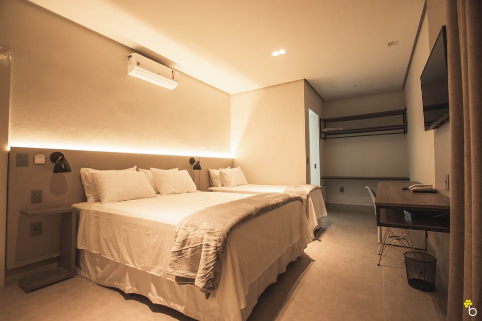 Deluxe Triple Room | Laptop workspace, free WiFi, bed sheets