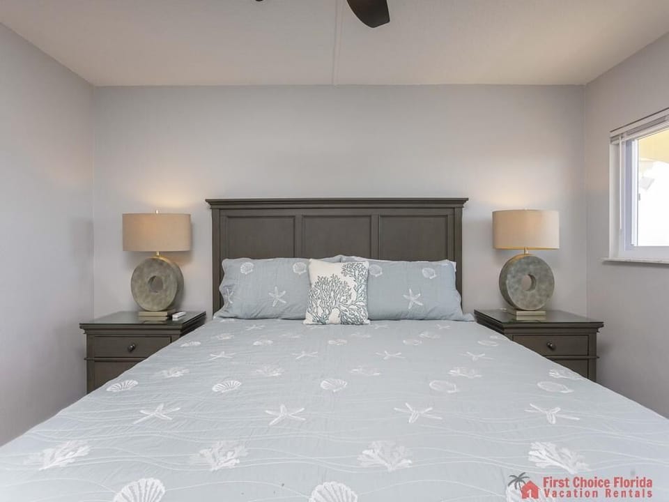 Spanish Trace 241 King Bed