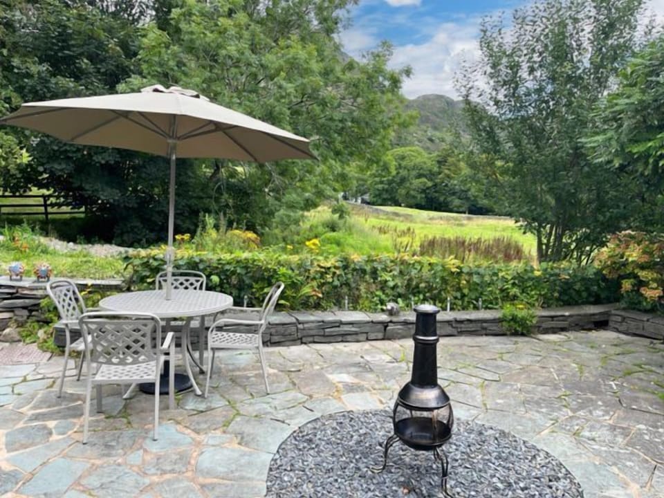 bend or Bump coniston garden with mountain view