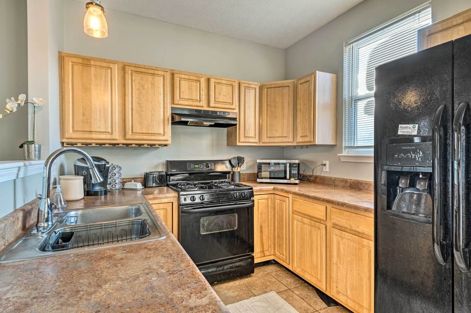 Kitchen | Keurig Coffee Maker | Toaster