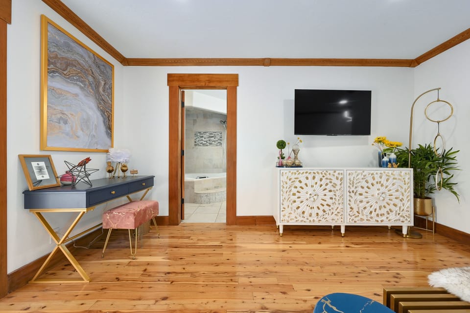Spacious King Suite