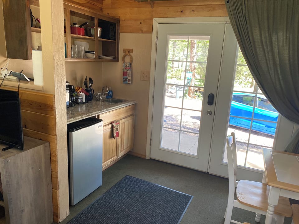 Kitchenette area, Cabin 6