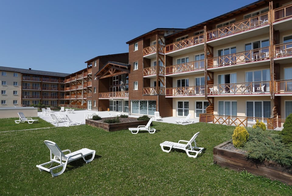 You will love to enjoy a relaxing vacation at this prime destination!