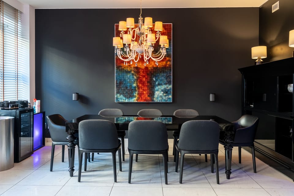 Design Loft, 1 Bedroom | Living area | 42-inch flat-screen TV with digital channels, TV, Netflix