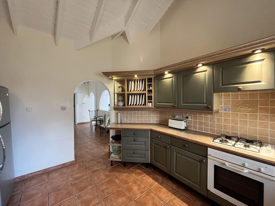 House | Private kitchen | Fridge, microwave, oven, stovetop