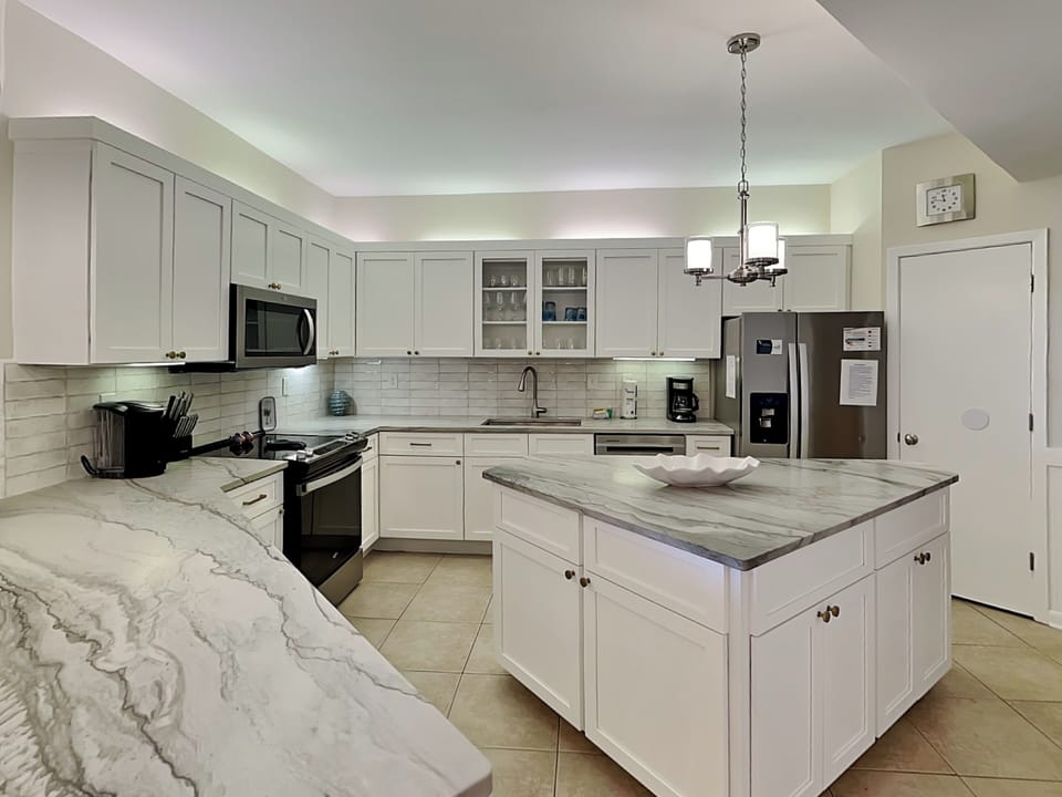 Updated Kitchen with Stainless Steel Appliances
