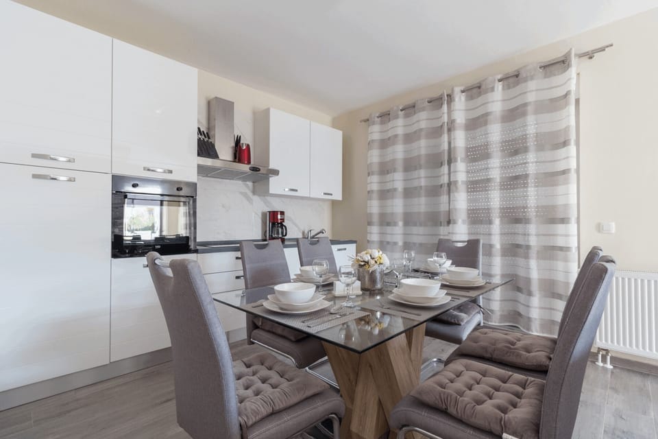 Family Villa | Private kitchen | Fridge, microwave, oven, stovetop