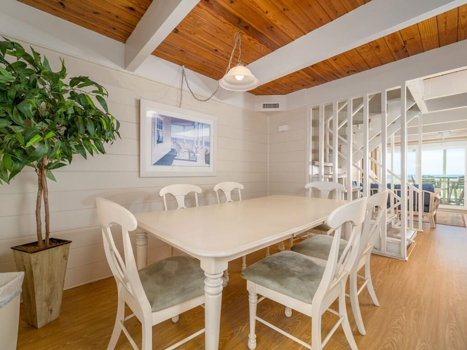 Dining Area 1st Floor