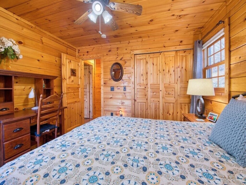 Queen Bedroom