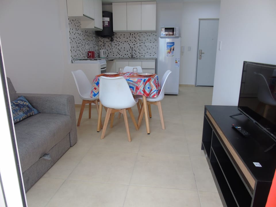 Deluxe Apartment | Free WiFi, bed sheets