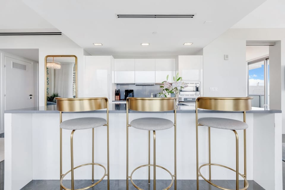 Enjoy any meal of the day in this inviting space.