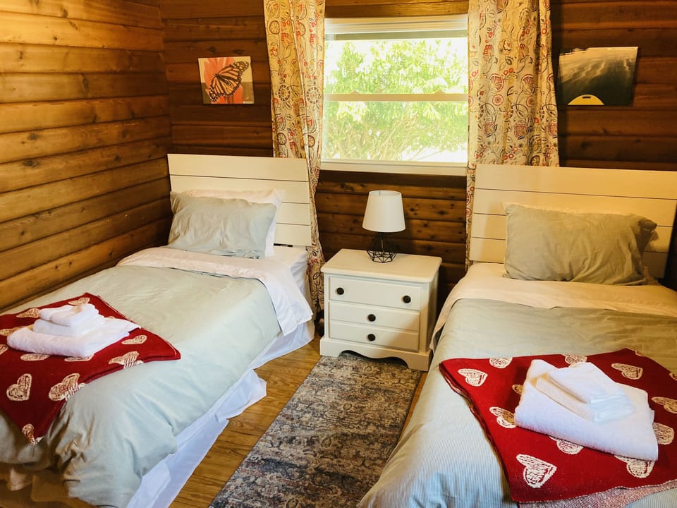 Second bedroom for two.