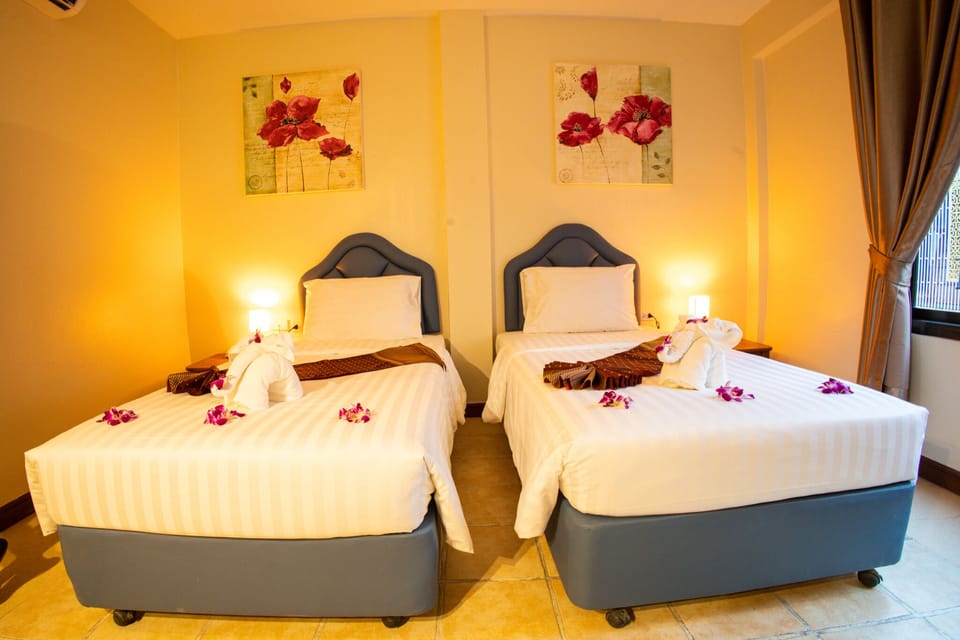 Standard Twin Room | Desk, free WiFi, bed sheets
