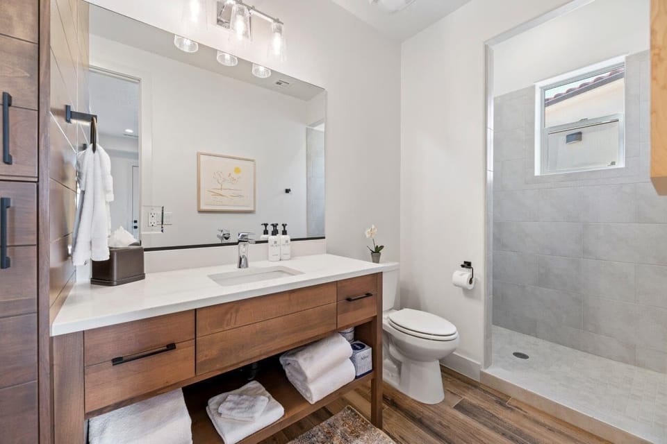En suite bathroom for bedroom 2