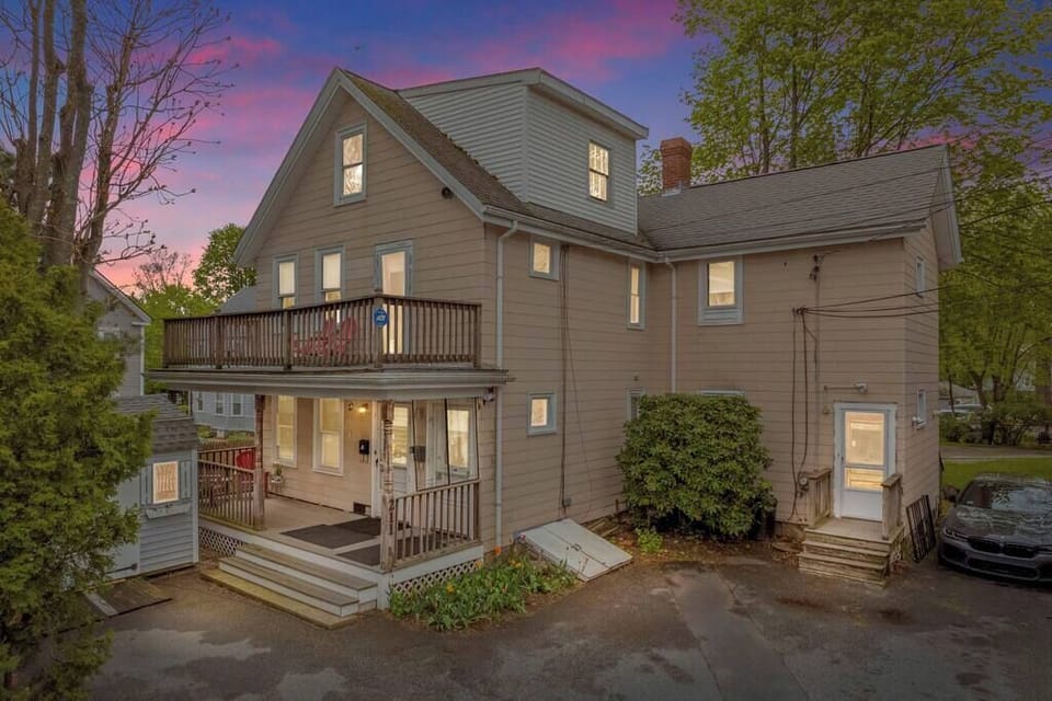 New England set back home