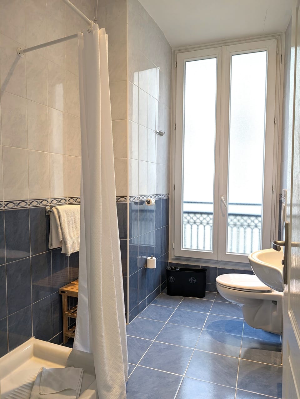 Superior Double or Twin Room | Bathroom | Shower, rainfall showerhead, eco-friendly toiletries, hair dryer