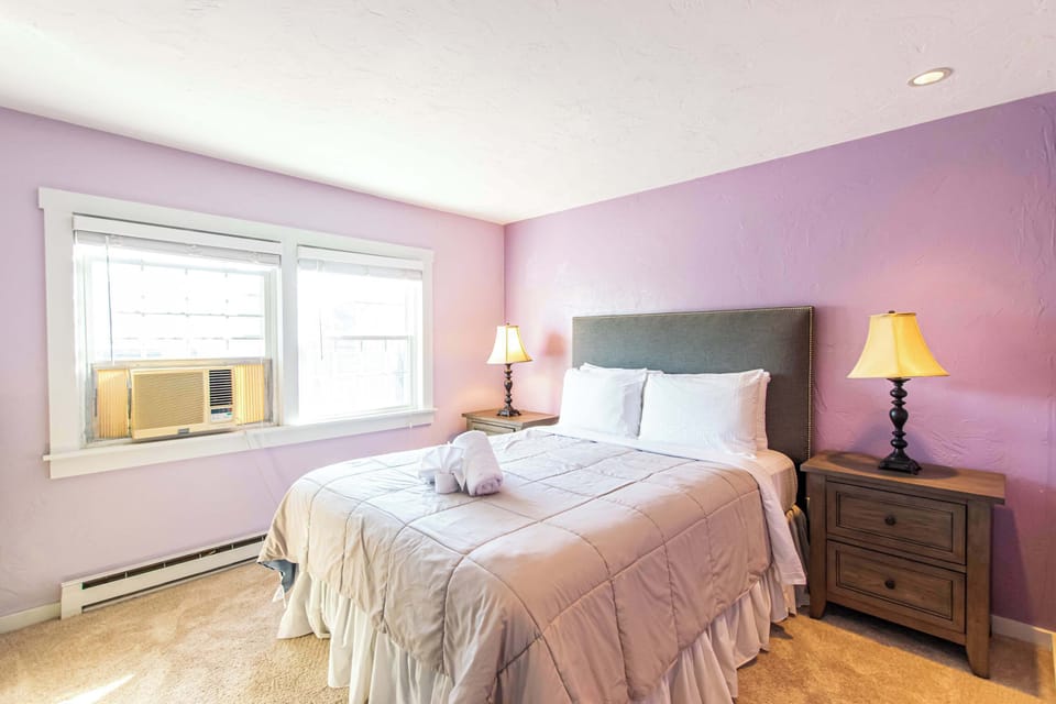 Queen Bedroom