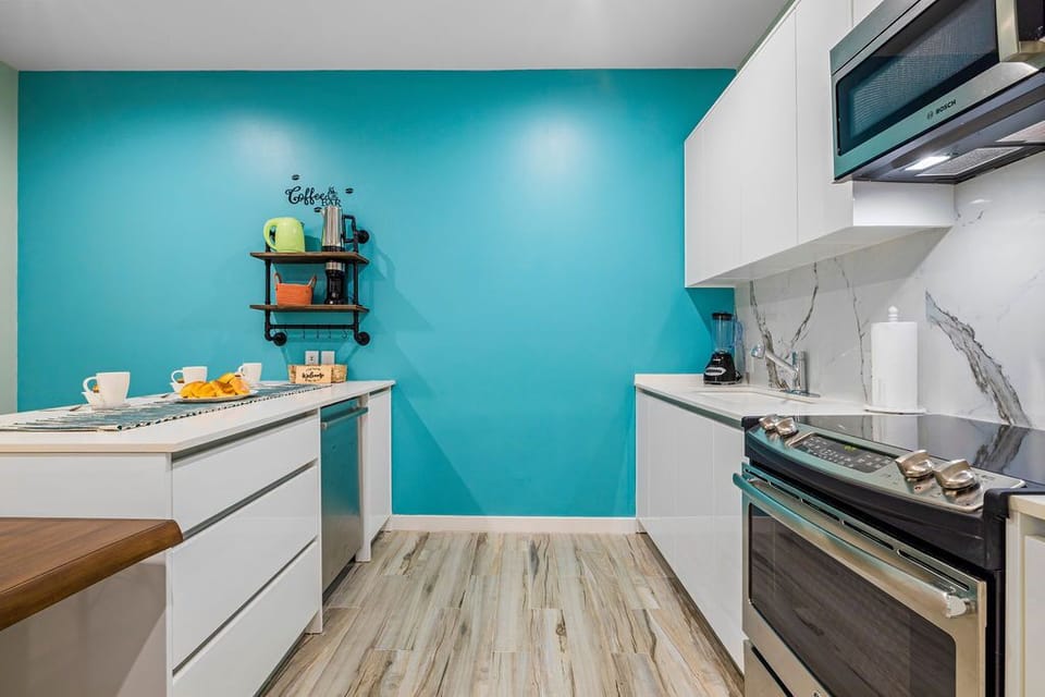 Oceanside Luxury @ The Cove Palm Beach 2BR 2.5BA (8037)