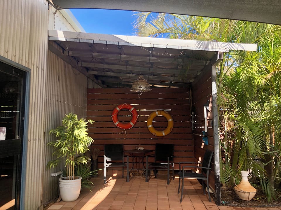 Sitting area & clothes line for you