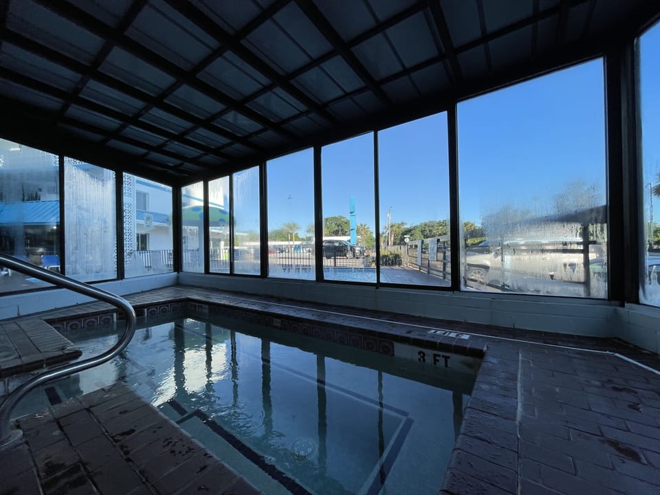 Indoor spa tub