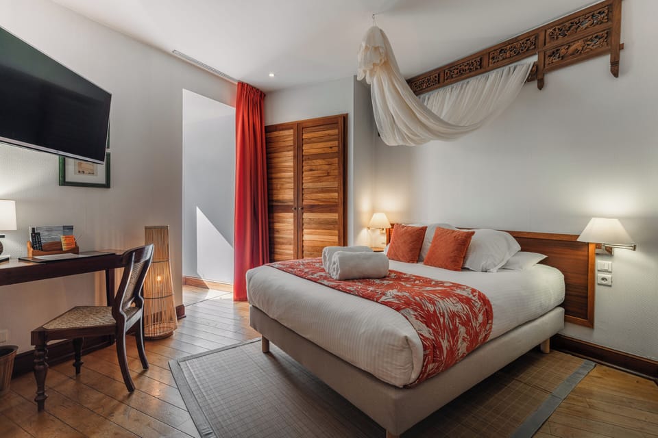 Deluxe Double Room, Garden View | Egyptian cotton sheets, memory foam beds, minibar, in-room safe