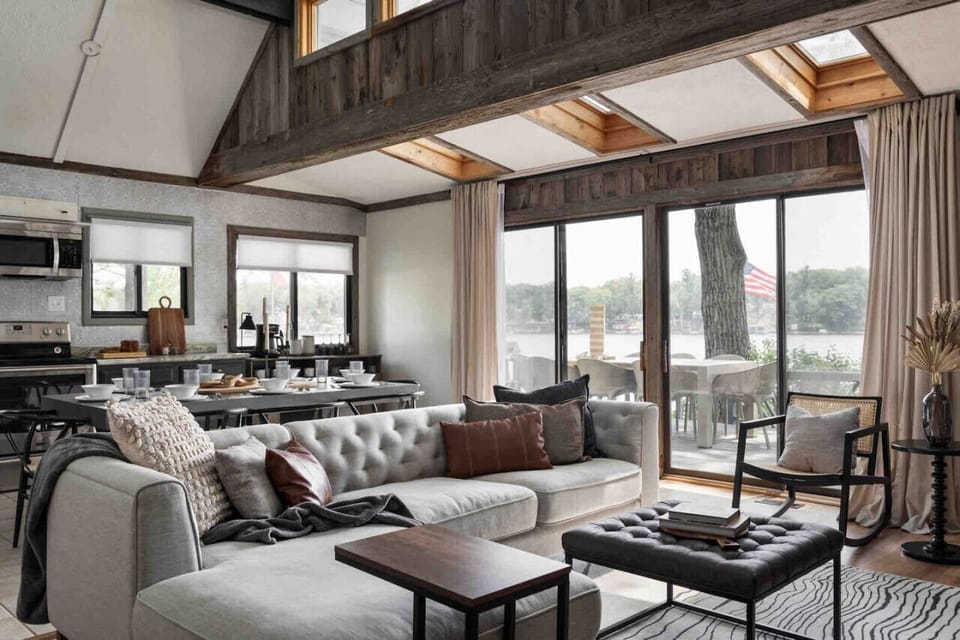 Cuddle up and enjoy a great view!