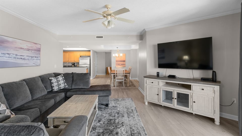 Living / Dining / Kitchen