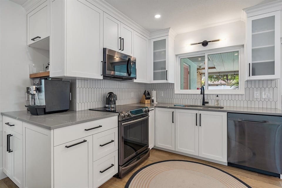 Plenty of counter space and storage in the kitchen for all of your vacation snacks!
