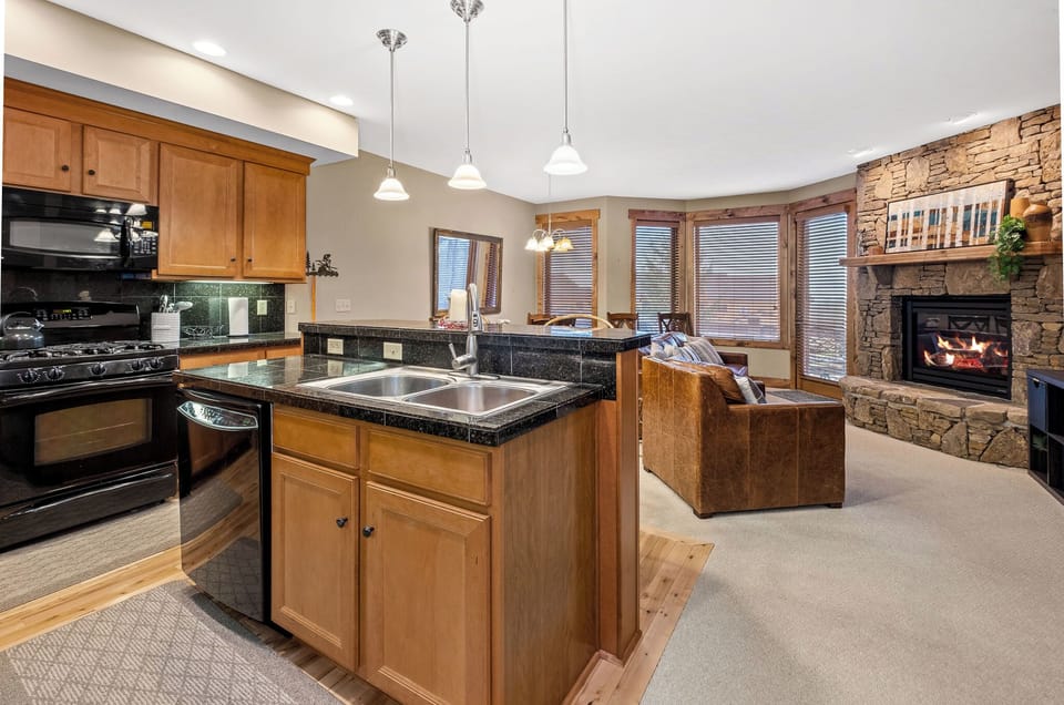 2nd Floor, Kitchen Island