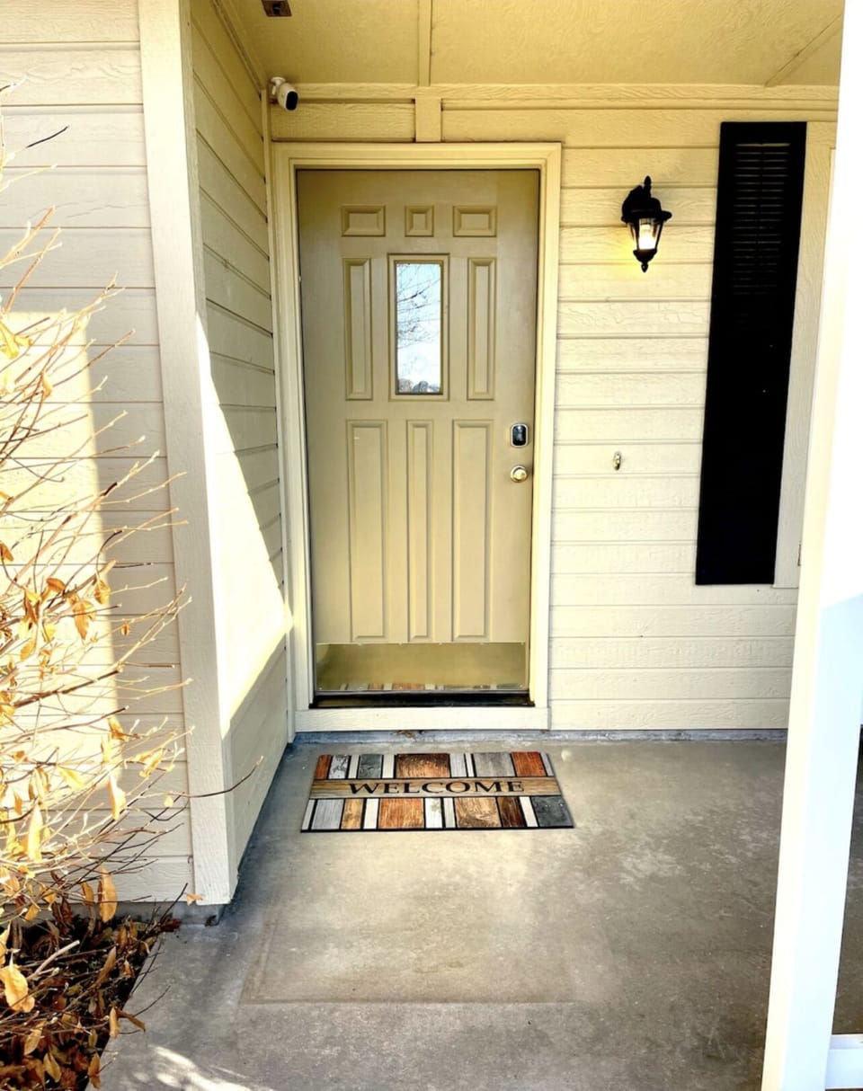 Front door with Keypad access 