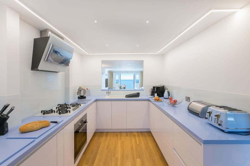 Fridge, dishwasher, electric kettle, toaster