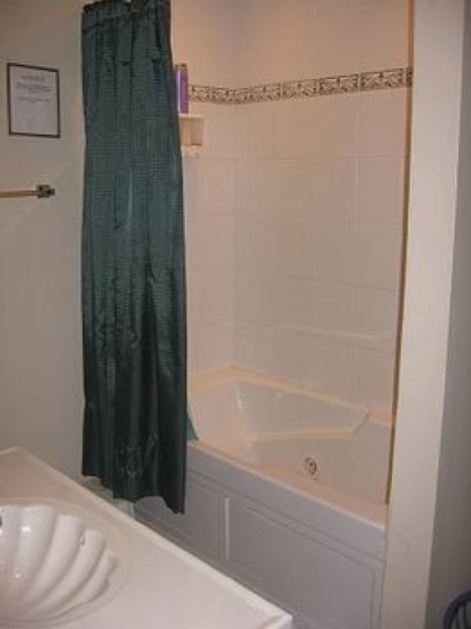Room (Dunphy room - shared bath) | Bathroom | Free toiletries, hair dryer, towels