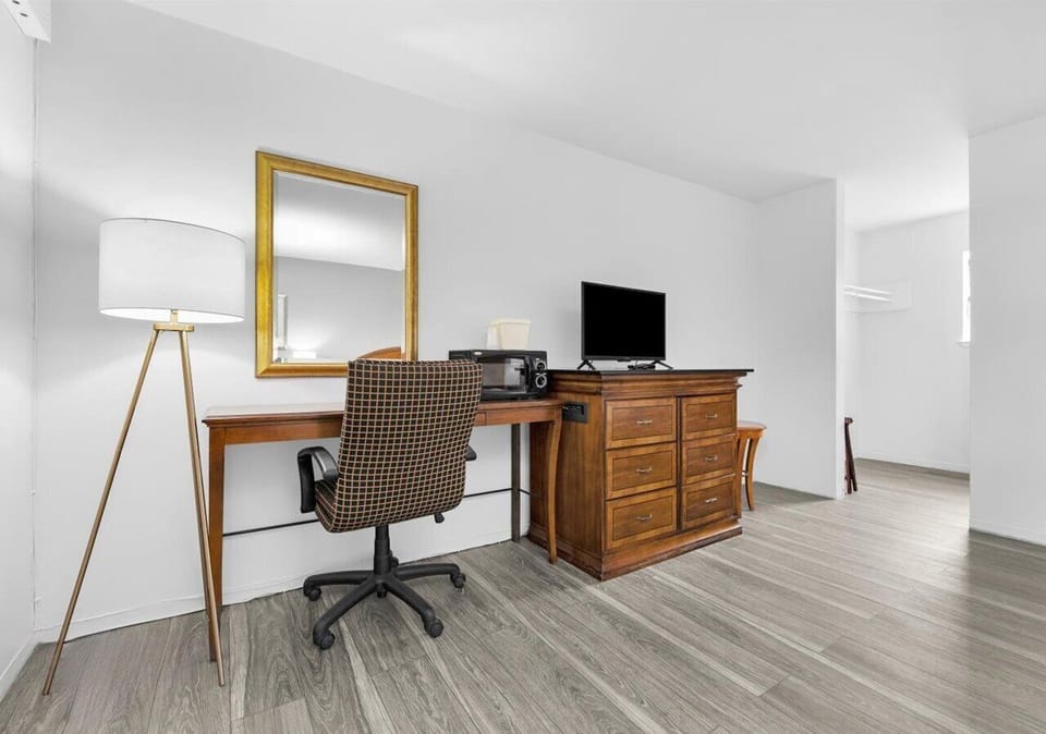 Desk, iron/ironing board, free WiFi, bed sheets