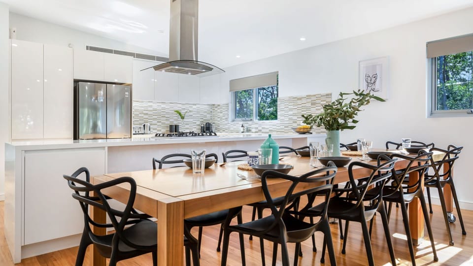 Dining room and kitchen of holiday accomodation in huskisson
