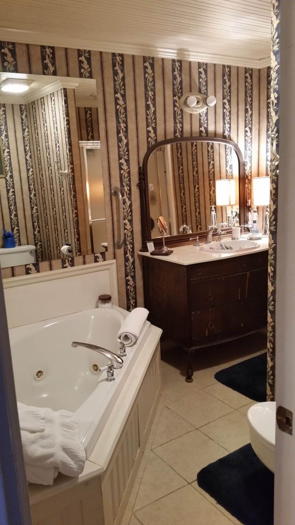 Bathroom | Free toiletries, hair dryer, towels, soap