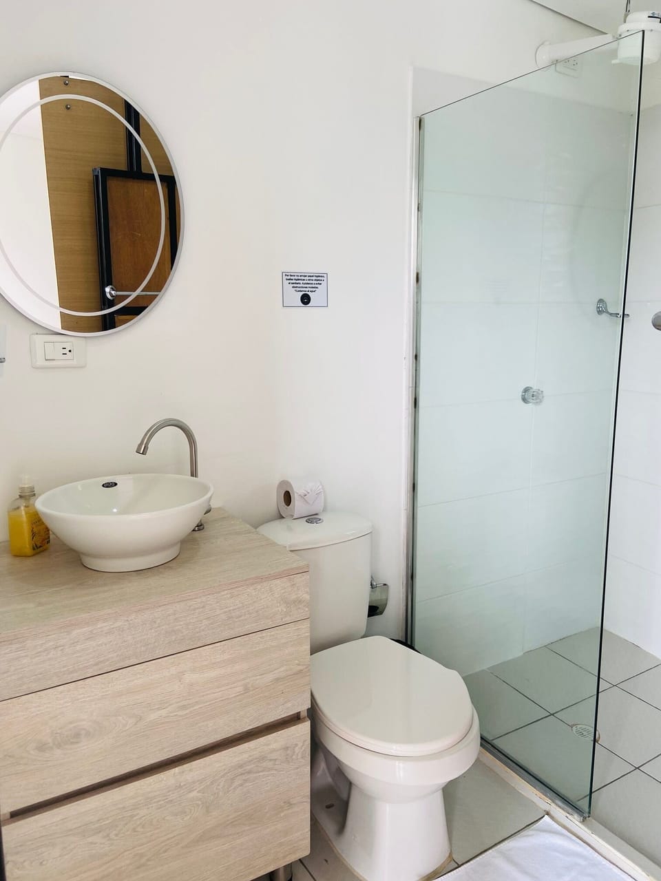 Towels, soap, shampoo, toilet paper