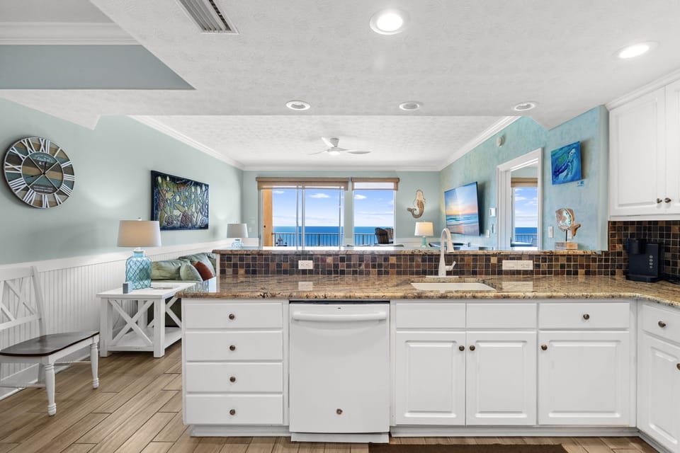 14-web-or-mls-PANHANDLE - 5004 THOMAS DR 1505 - 06
