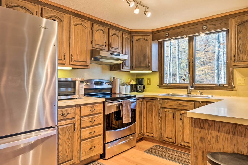 Kitchen | 1st Floor | Coffee Maker | Toaster | Complimentary Spices
