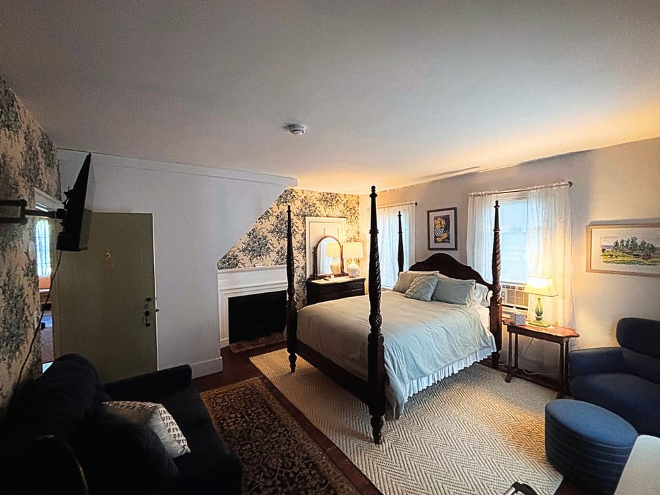 Premium bedding, WiFi (free), individually decorated
