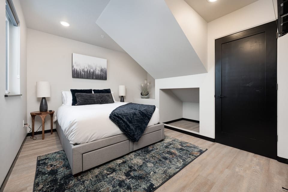 Second Level Queen Bedroom #2.