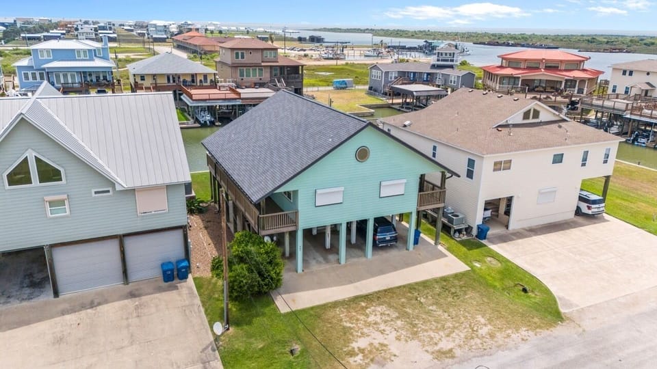 Dubois House in Dolphin Point Subdivision right off the ICW