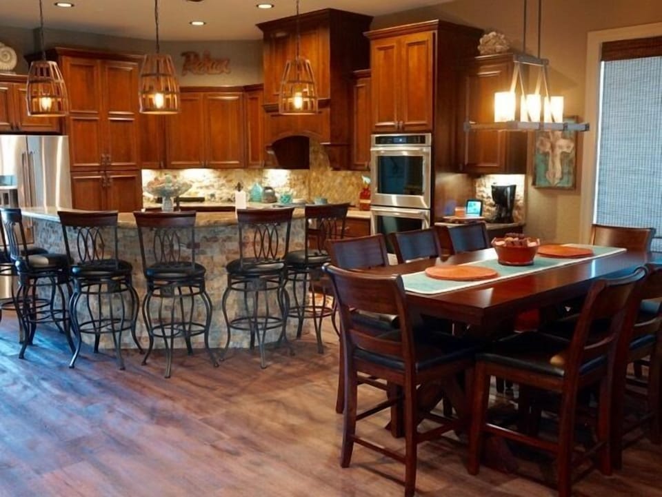 Kitchen - Dining Area